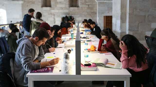 Üniversiteler online, uzaktan mı olacak 2023? Hangi üniversiteler uzaktan eğitime geçti?