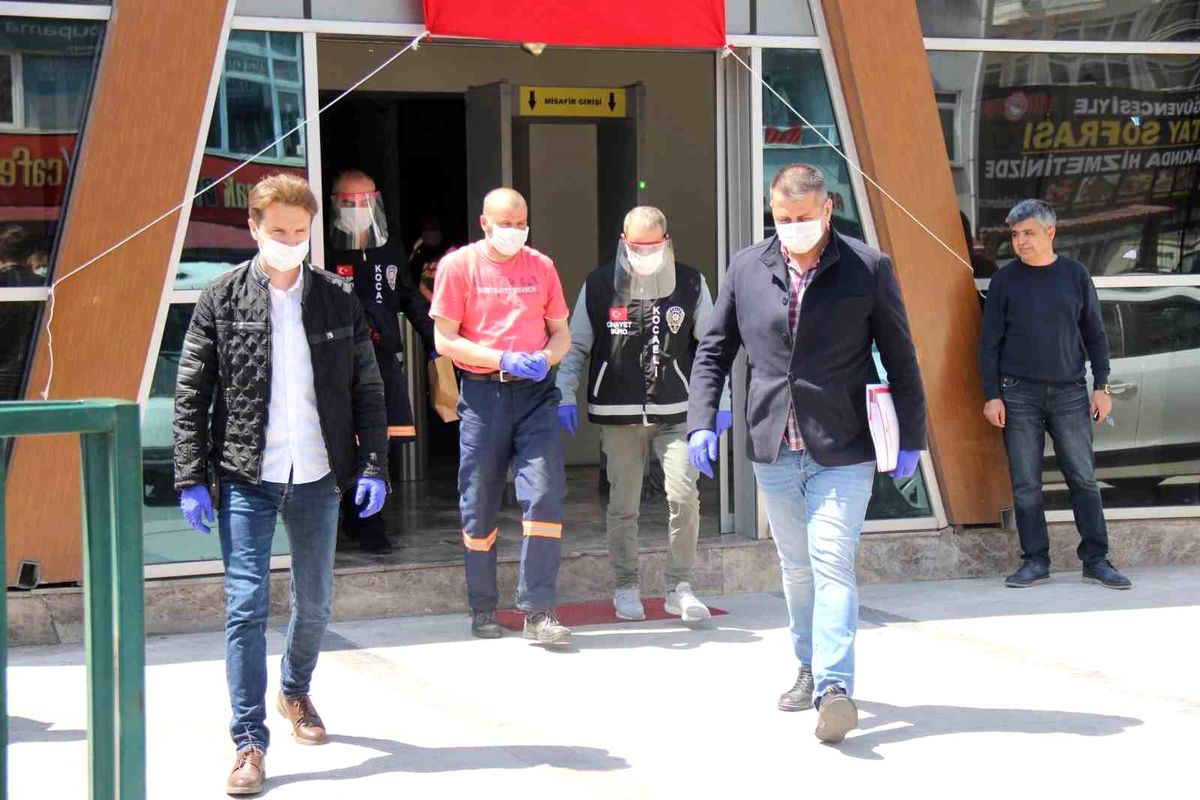 Kocaeli'de 21 Yıl Önce Ağabeylerini Öldürdükleri İddiasıyla Yargılanan Kardeşler Beraat Etti