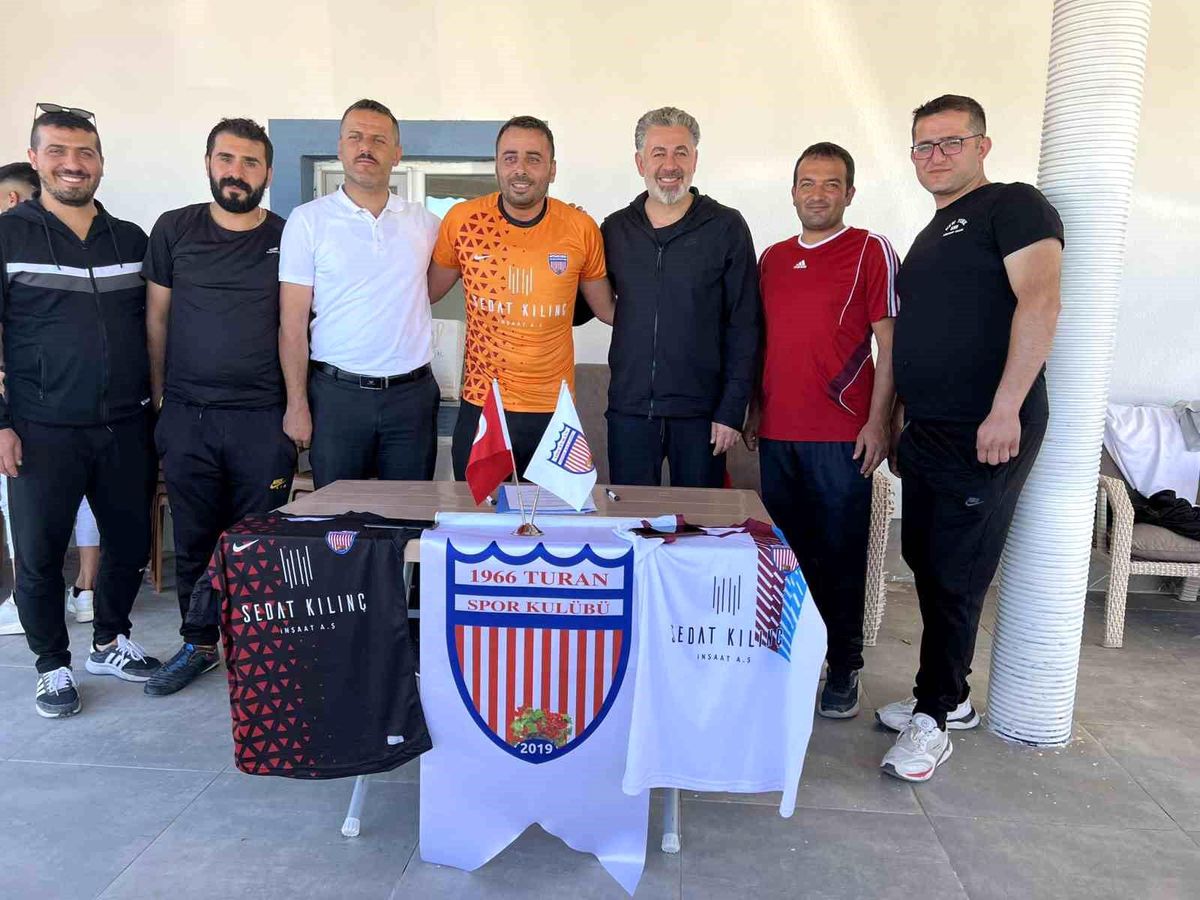 1966 Turanspor Kulübü, kaleci Baykal Altay ile at üzerine sözleşme imzaladı