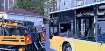 Başakşehir'de İETT Otobüsü Devrildi