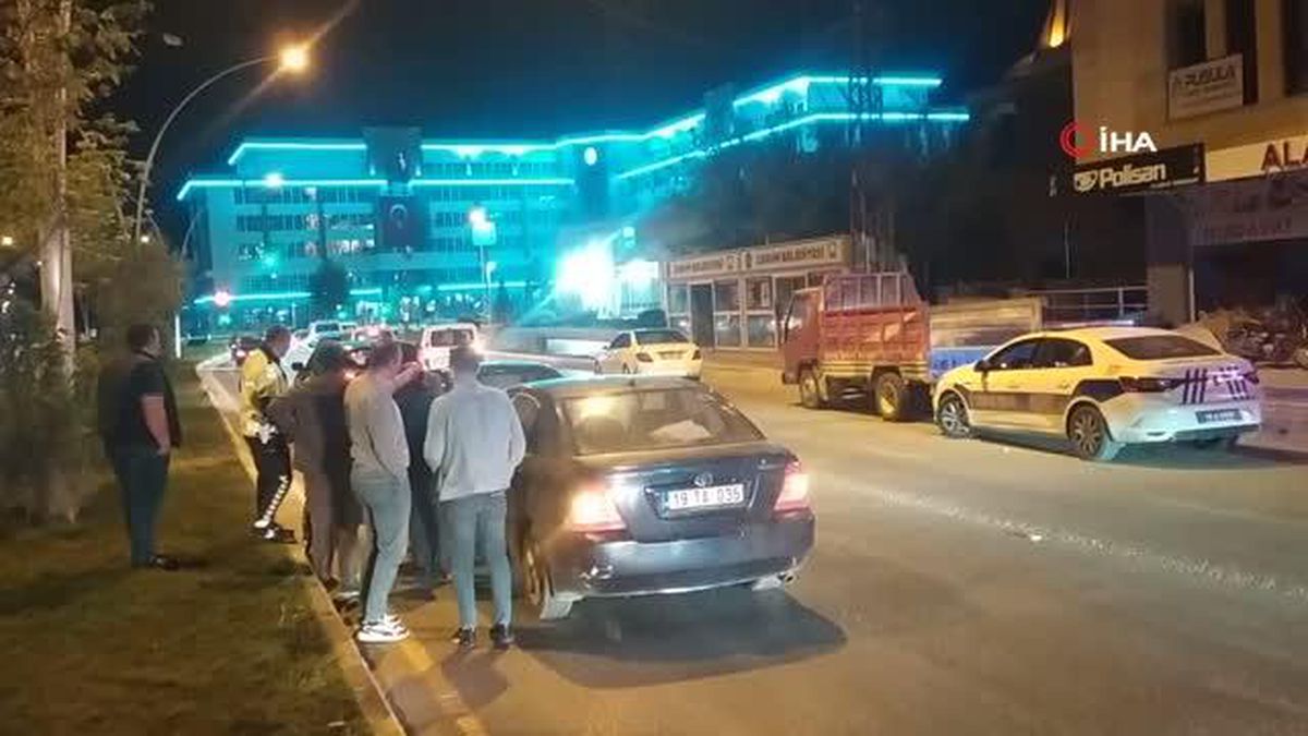 Çorum'da Zincirleme Kaza: 1 Yaralı, 1 Sürücü Bıçaklandı