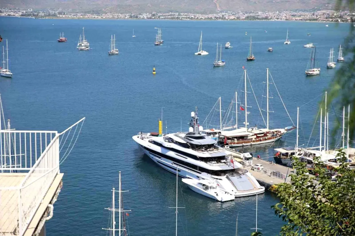 Cayman Adaları bayraklı lüks yat Fethiye Limanı'nda akaryakıt ikmali gerçekleştirdi