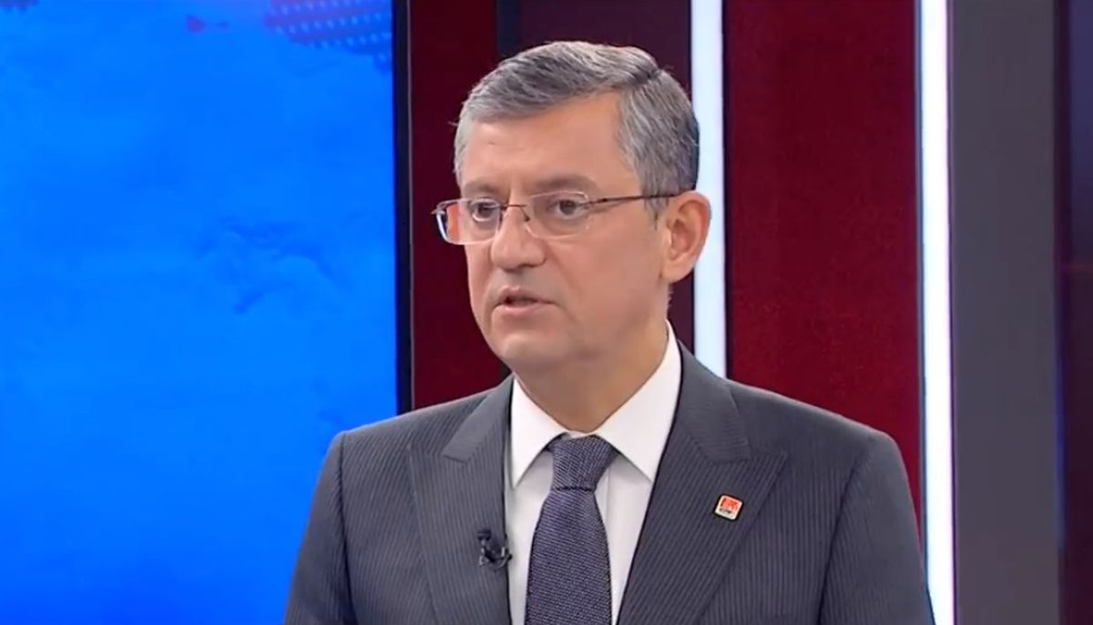 FOX Çalar Saat konuğu Özgür Özel kimdir? Özgür Özel kaç yaşında, nereli? Özgür Özel biyografisi!