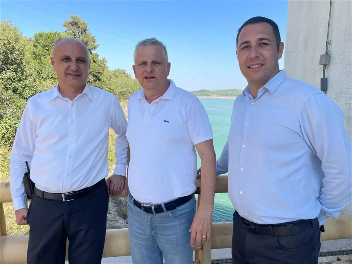 İzmir'deki orman yangınında düşen helikopterdeki pilot kurtuldu