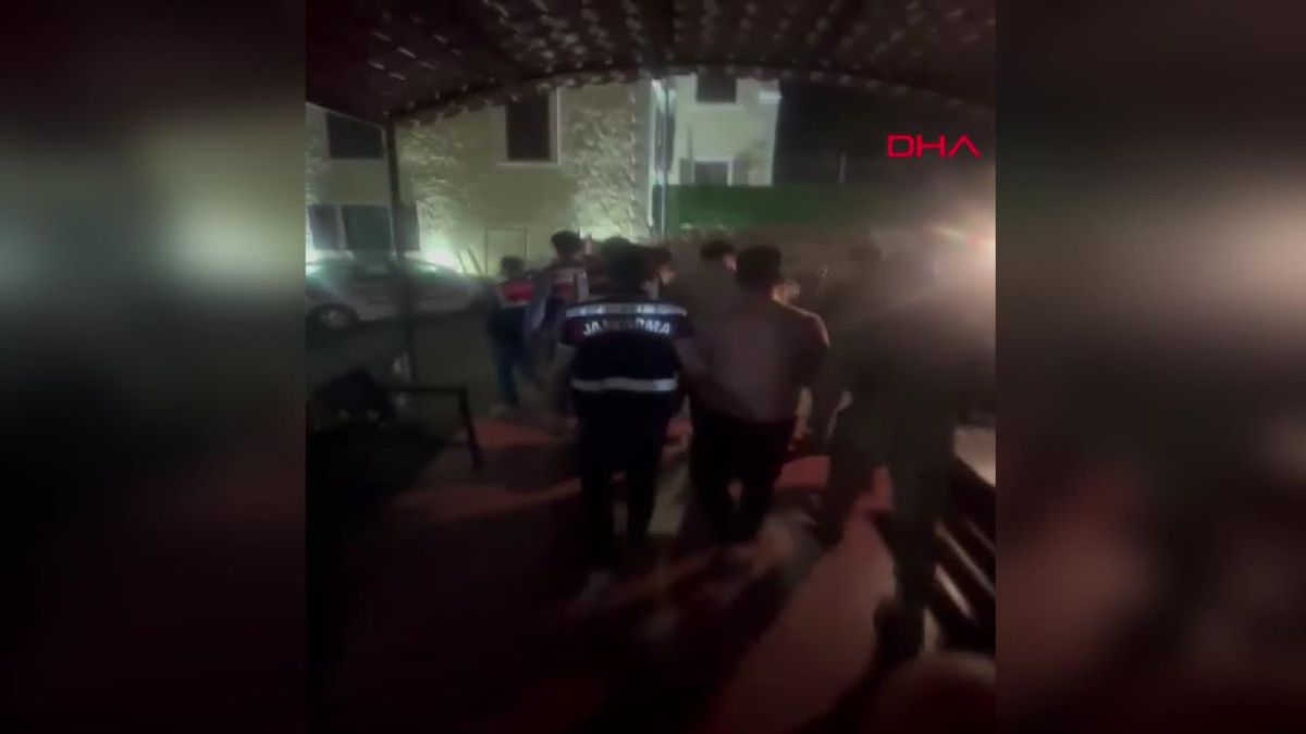 İzmir'de FETÖ/PDY operasyonu: 9 şüpheli gözaltına alındı