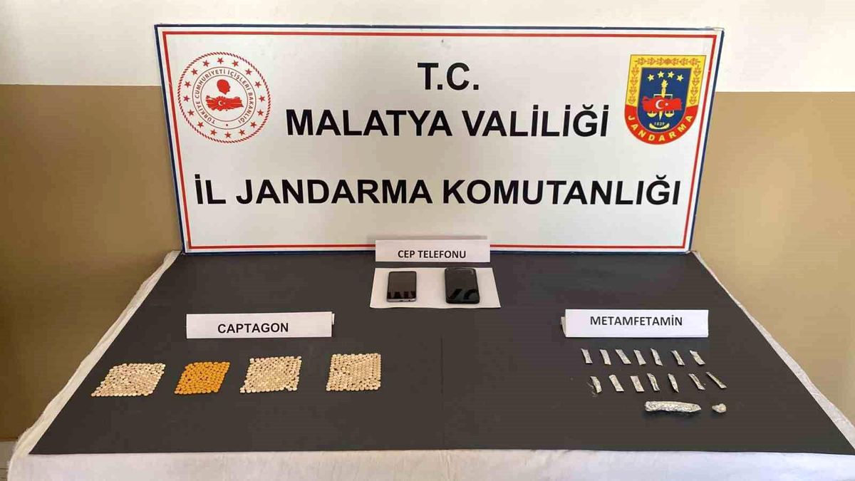 Malatya'da Jandarma Operasyonunda Uyuşturucu Hap ve Metamfetamin Ele Geçirildi
