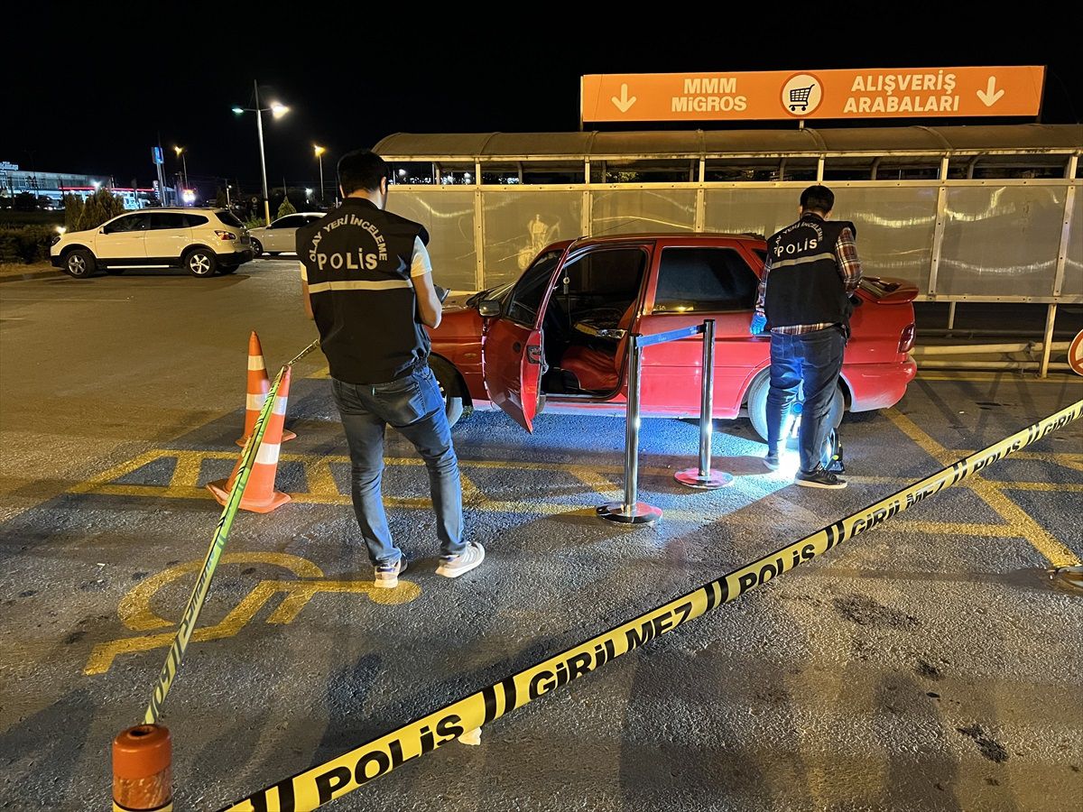 Kütahya'da alışveriş merkezi otoparkında silahlı kavga: 1 yaralı