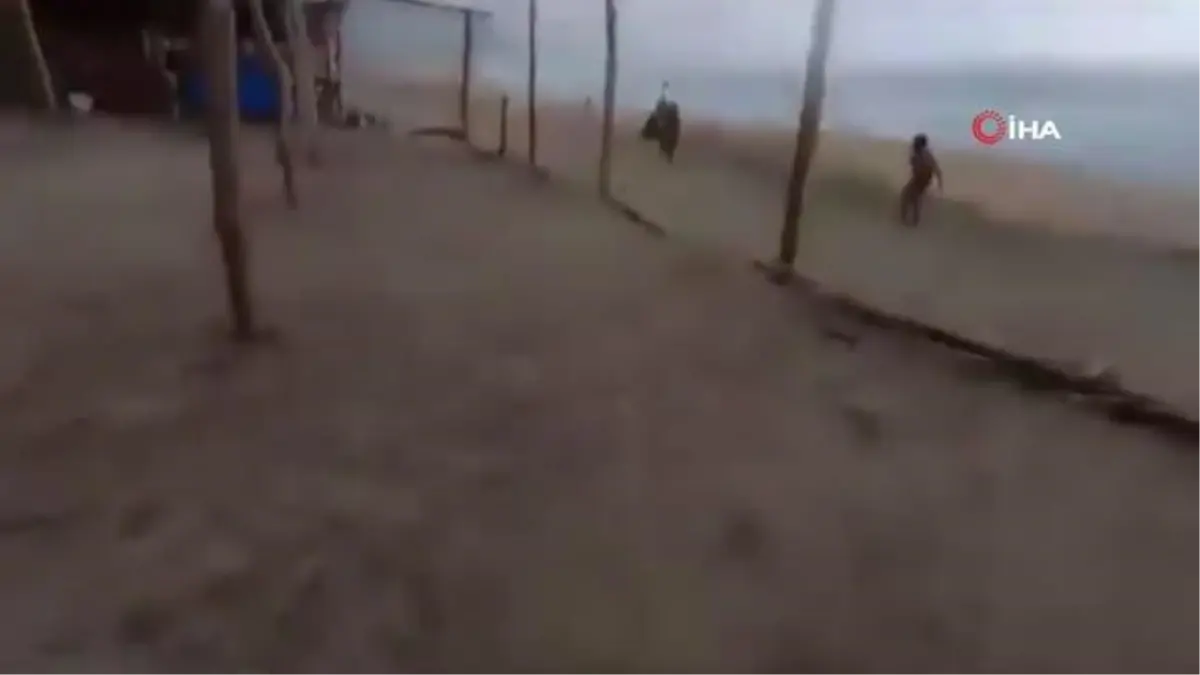 Meksika'da Sahile Düşen Yıldırım Sonucu 2 Kişi Hayatını Kaybetti