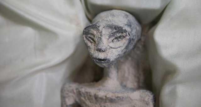 Meksika'daki uzaylı fosillerinin gerçekte kek olduğu iddiası