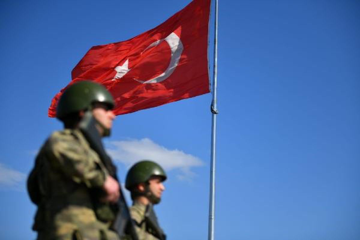 Türkiye'den Yunanistan'a ve Suriye'den Türkiye'ye geçmeye çalışan teröristler yakalandı