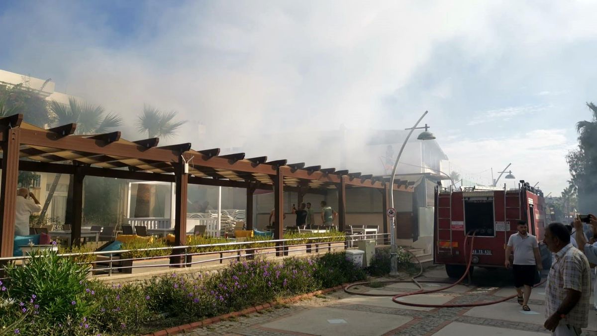 Bodrum'da otel odasında çıkan yangında büyük çapta maddi hasar meydana geldi