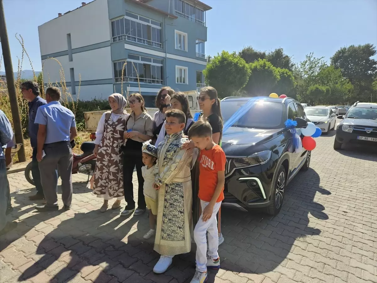 Togg, Sındırgı'da sünnet arabası oldu