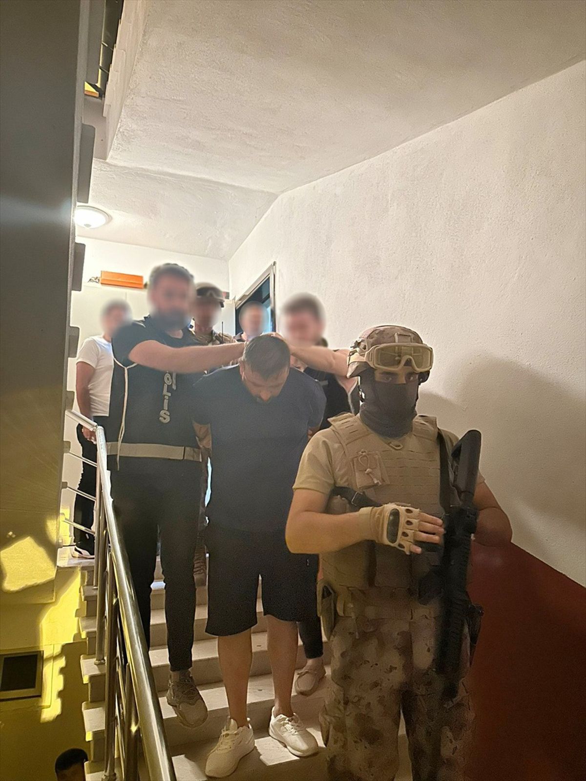 Alanya'da aranan suç örgütü lideri yakalandı