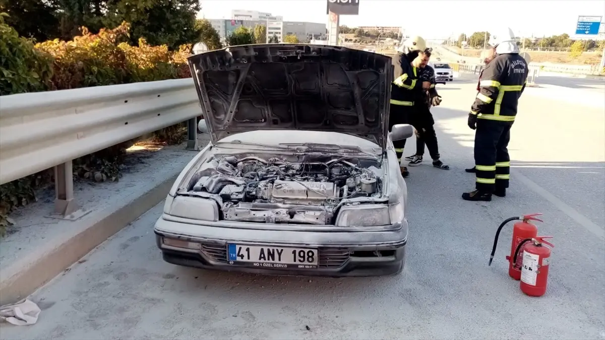 Bilecik'te seyir halindeki otomobil alev aldı