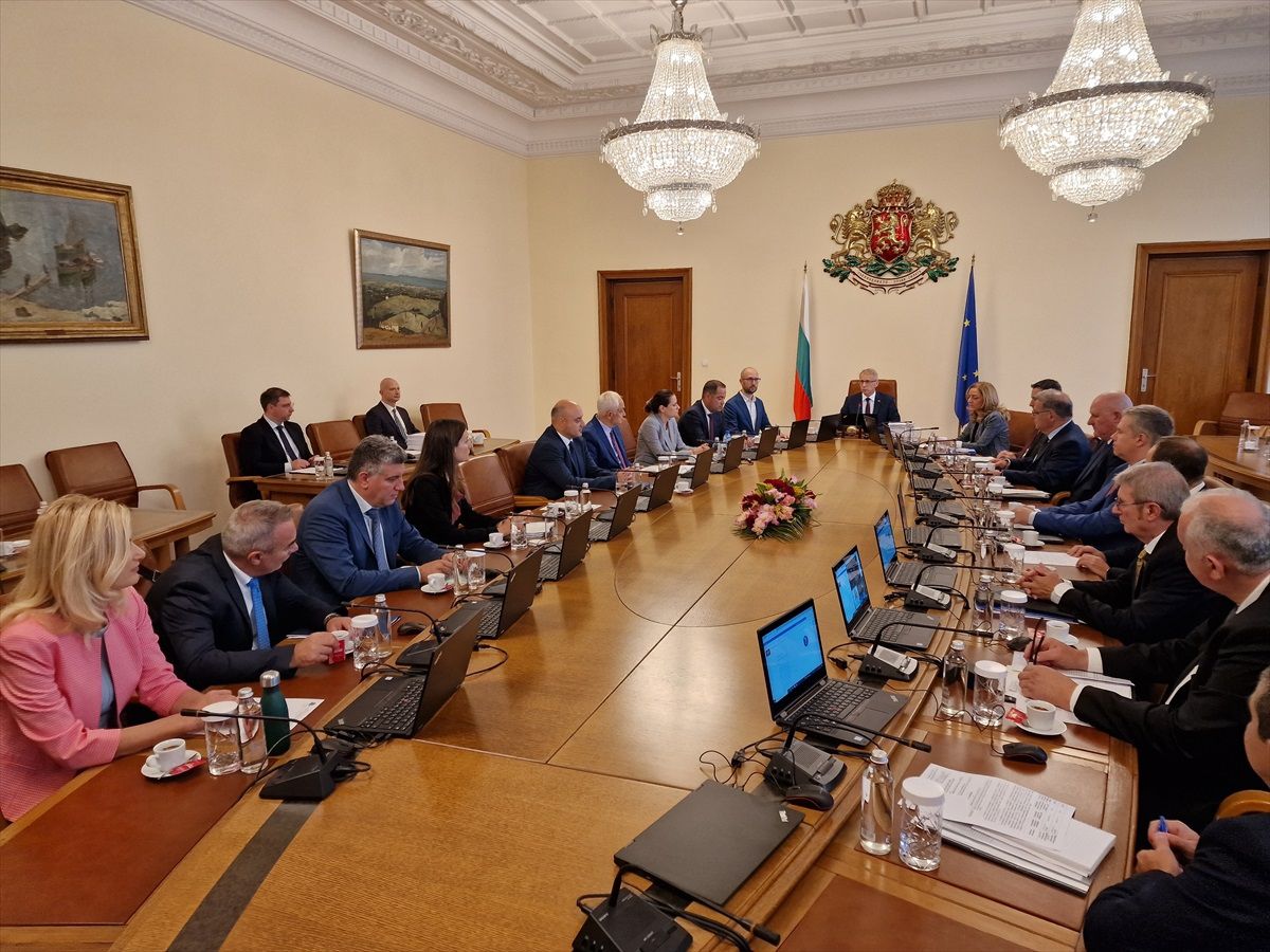 Bulgaristan Başbakanı Ukrayna'dan ayçiçeği ithalatını durduracak