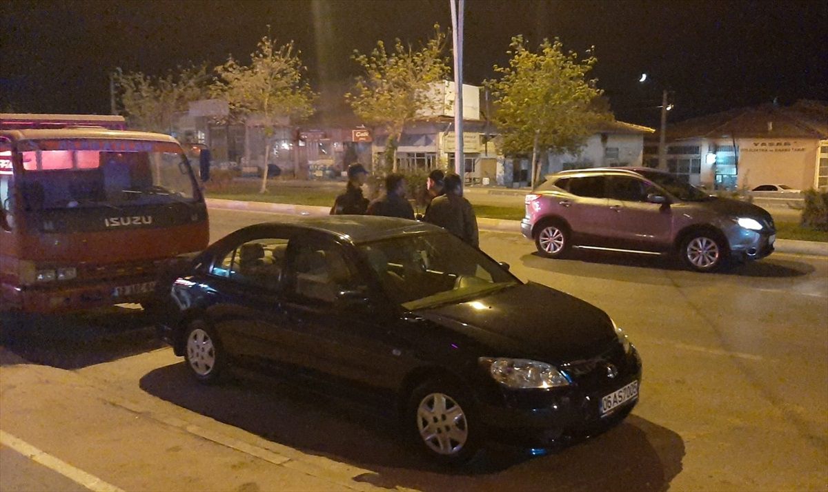 Çorum'da trafik kazasında bir kişi yaralandı, sürücü bıçaklandı