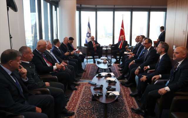 Erdoğan'la bir araya gelen Netanyahu'nun 'kravat' iltifatı, görüşmeye damga vurdu: İkili ilişkilerimizin geliştiğinin göstergesi