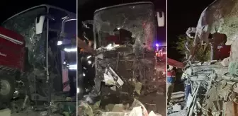 Yolcu otobüsü traktöre çarptı; ortalık savaş alanına döndü: 2 ölü, 14 yaralı