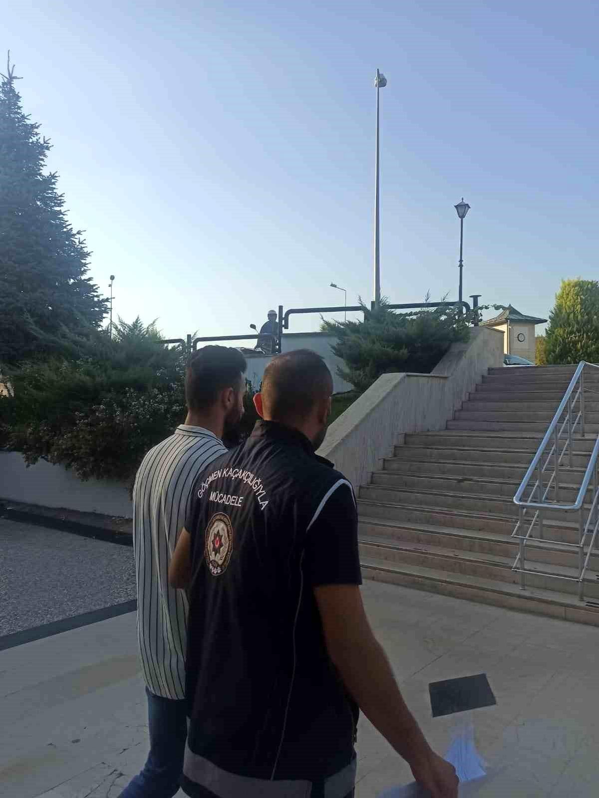 Muğla'da Kamyonette Düzensiz Göçmen Operasyonu