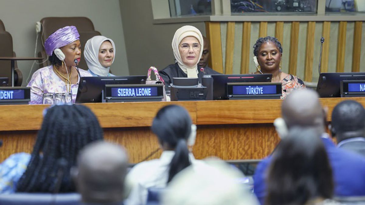 New York'ta etkinliğe katılan Emine Erdoğan, çocuğa yönelik şiddetin engellenmesi için güç birliği çağrısı yaptı