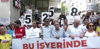 Sağlık Emekçilerinden İstanbul İl Sağlık Müdürlüğü Önünde Eylem: 'Şiddetten Bunalmış Sağlık Çalışanlarına Bir de Ekonomik Şiddet Uygulamayın'