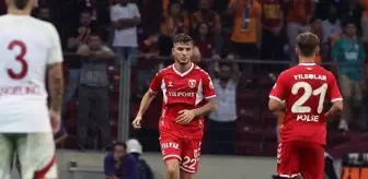 Samsunspor'un altyapısından yetişen Yunus Emre Çift, Süper Lig'in ilk 5 haftasında en fazla araya girerek top kazanan oyuncu oldu