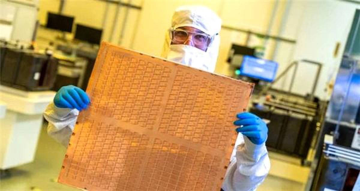 Intel, yeni nesil cam tabakasını tanıttı