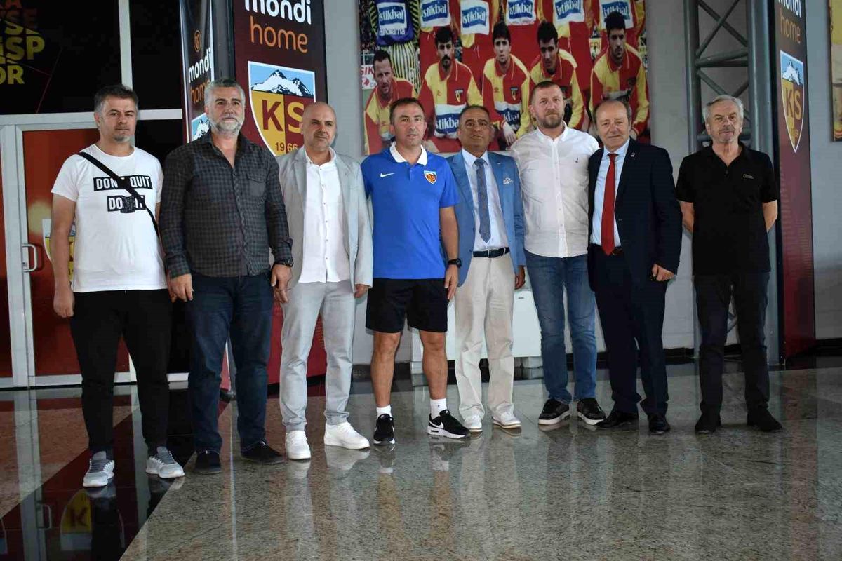 TSYD Kayseri Şubesi, Kayserispor Teknik Direktörü Recep Uçar'ı ziyaret etti
