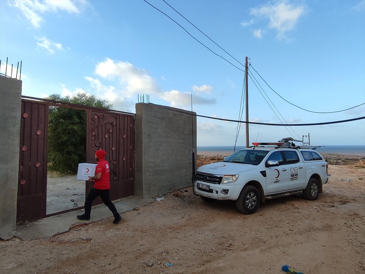Türk Kızılayı, Libya'ya 150 Ton İnsani Yardım Malzemesi Gönderdi