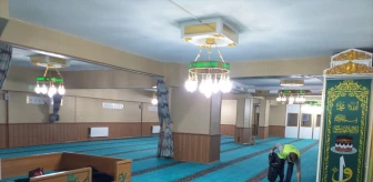 Van'ın İpekyolu ilçesinde cami, mescit ve Kur'an kurslarında temizlik çalışması yapıldı