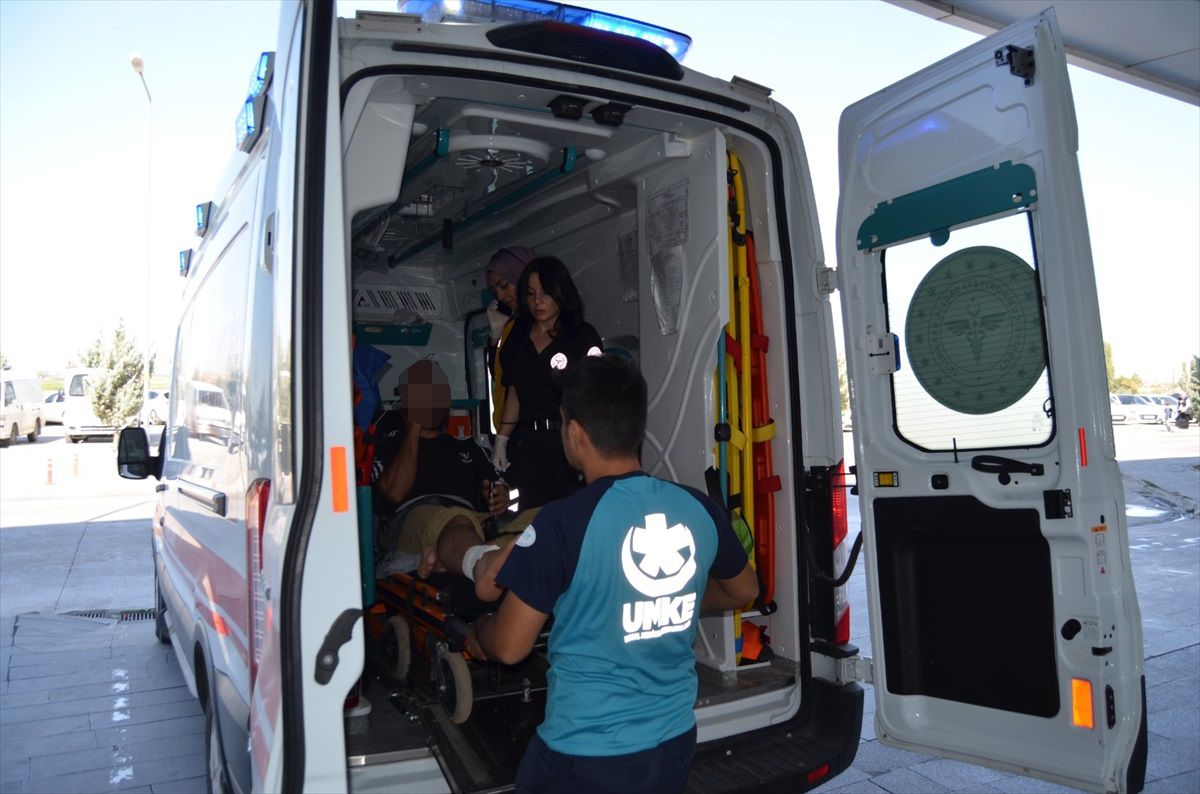 Aksaray'da havaya ateş etmek isterken kazara kendini vuran çoban yaralandı