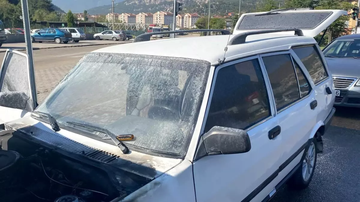 Karabük'te Otomobil Yangını Anında Söndürüldü