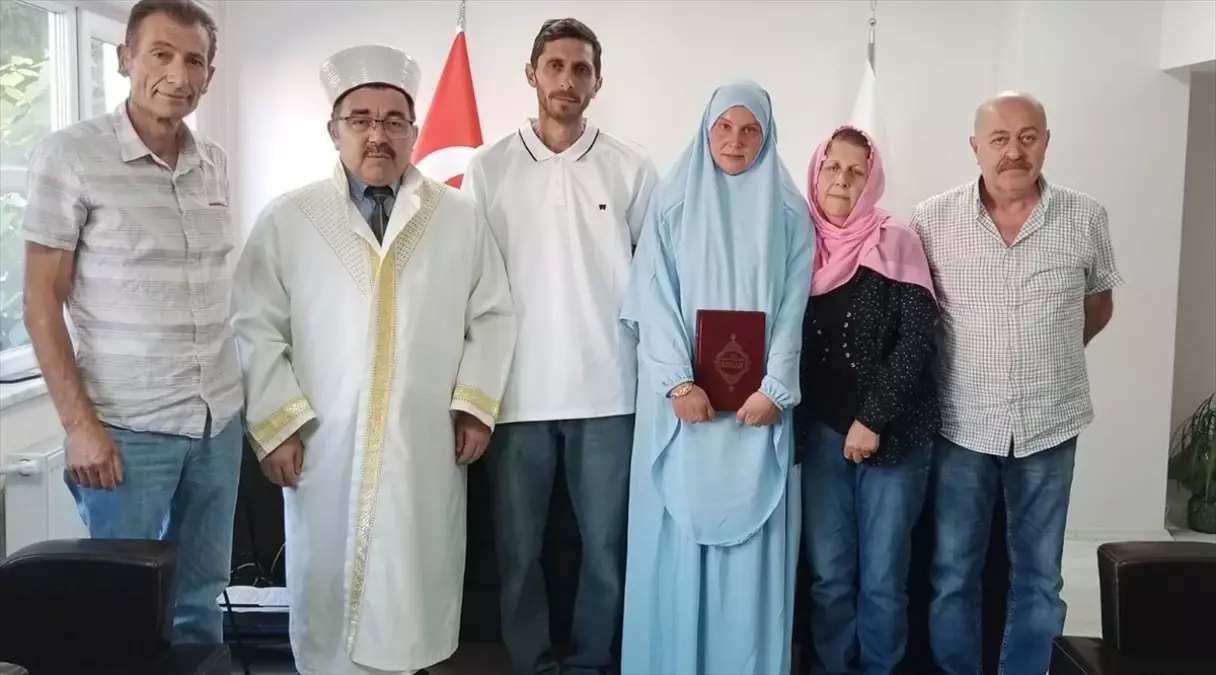 Alman Vatandaşı Jennifer Paula Görlitz Müslüman Oldu