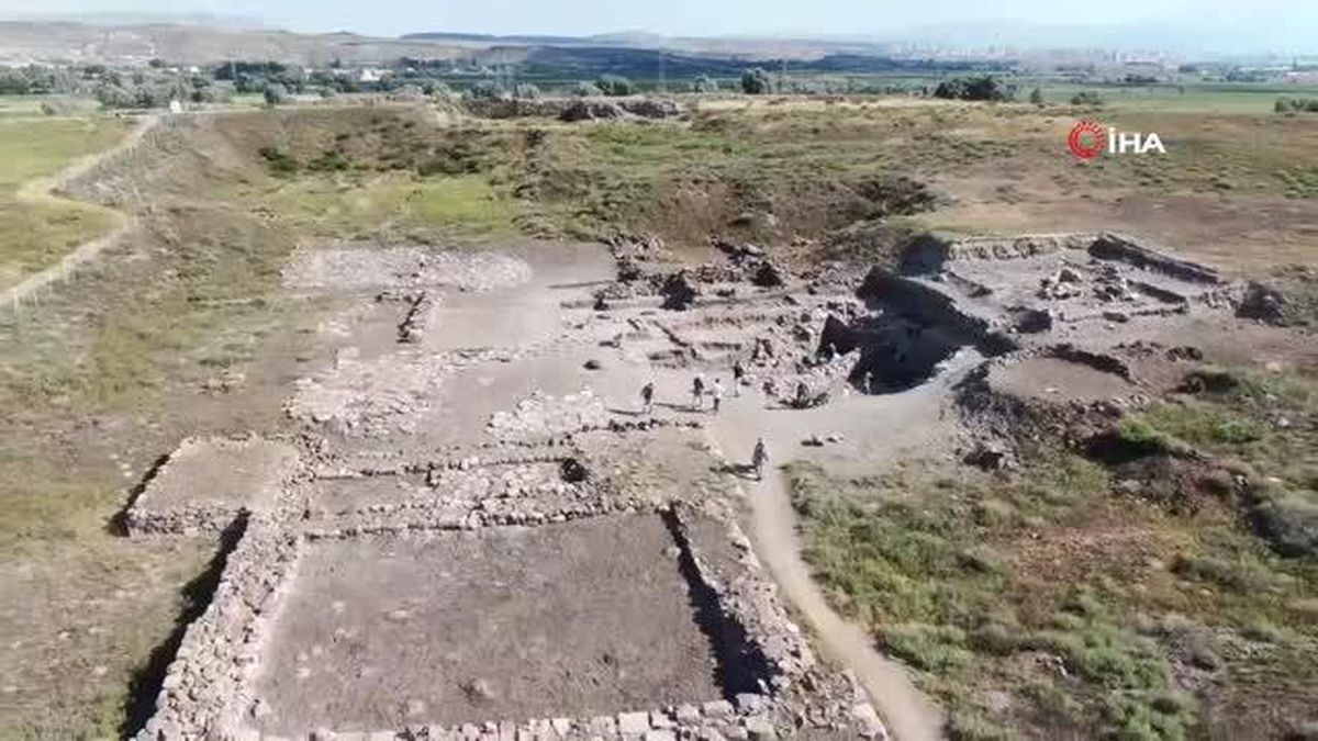 Kültepe Kazılarında 6 Bin Yıllık Buğday Taneleri Bulundu