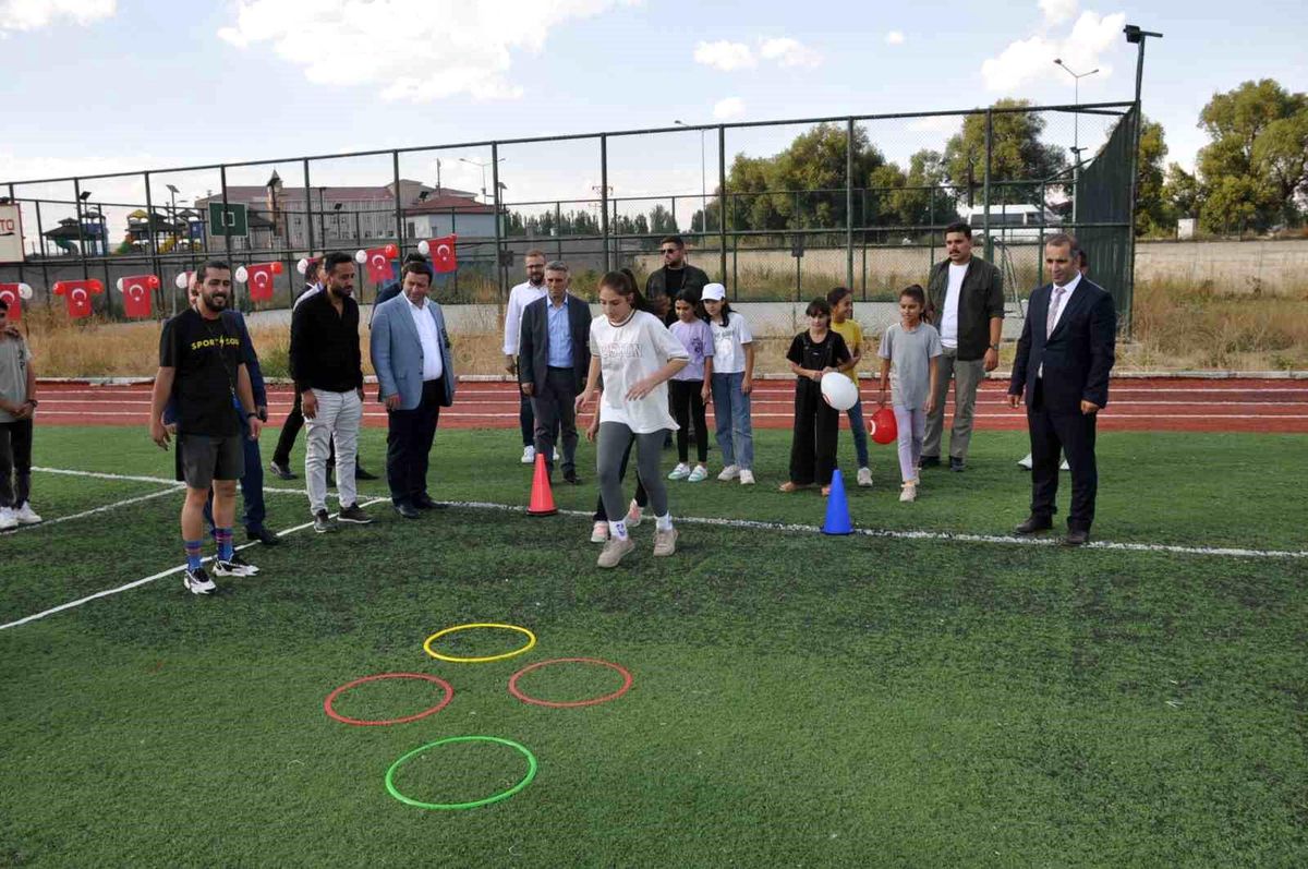 Muş'ta Spor Şenlikleri Düzenlendi