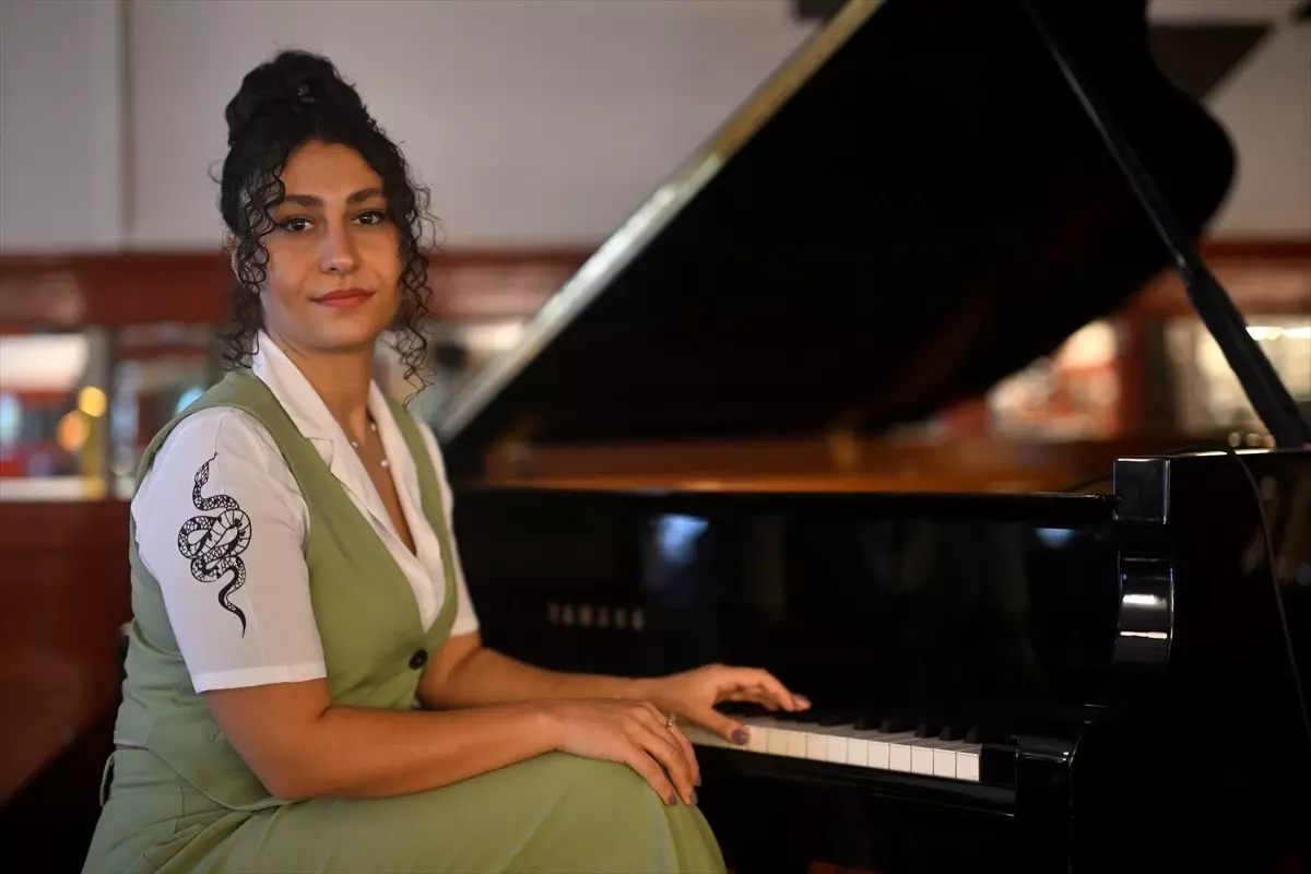 Elif Sanchez, Madrid'de kariyerine yeni bir sayfa açıyor