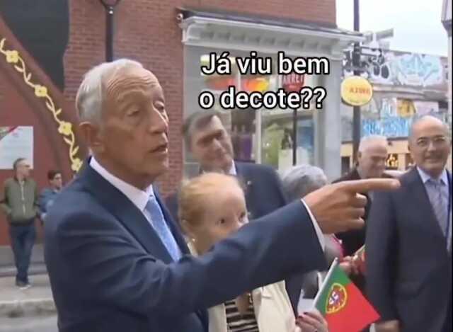 Genç bir kadının göğüs dekoltesini işaret ederek soğuk alırsın diyen Portekiz cumhurbaşkanı sert tepki gördü Genç bir kadının göğüs dekoltesini işaret ederek soğuk alırsın diyen Portekiz cumhurbaşkanı sert tepki gördü