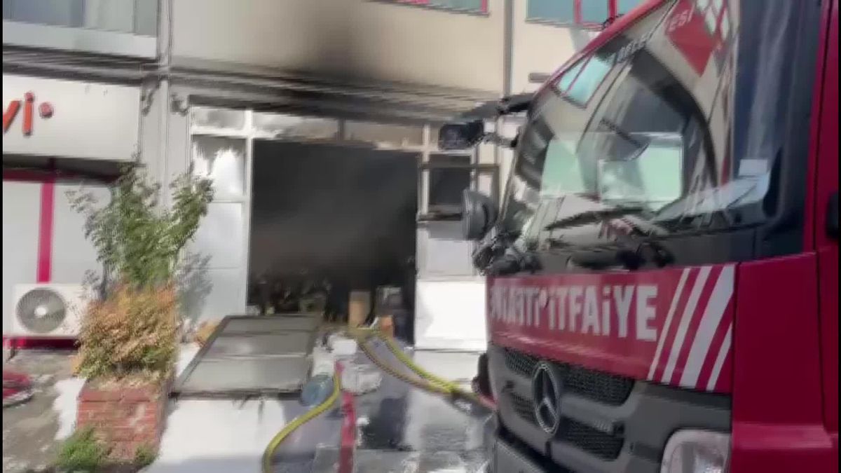 Bağcılar'da çıkan yangında bir kişi hayatını kaybetti