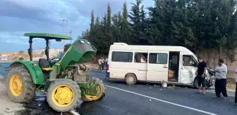 Adıyaman'da minibüs ile traktör çarpışması: 5 yaralı