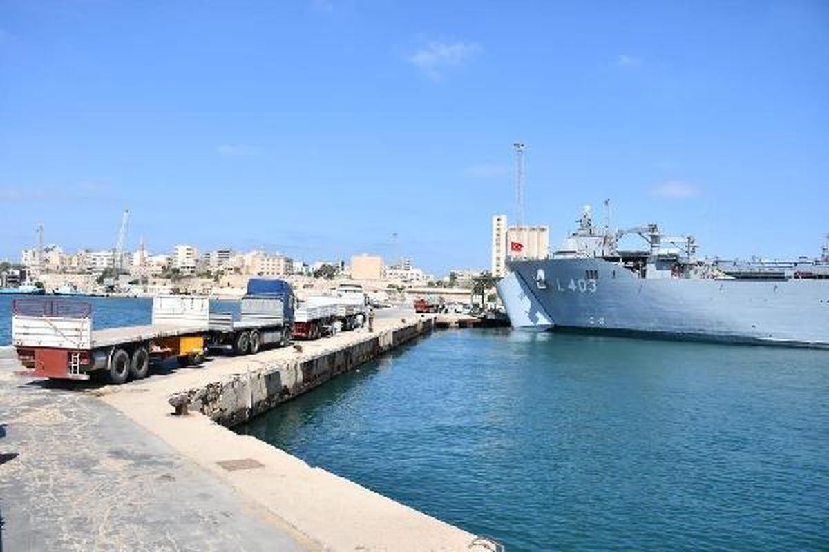 Libya'ya yardım malzemeleri gönderildi
