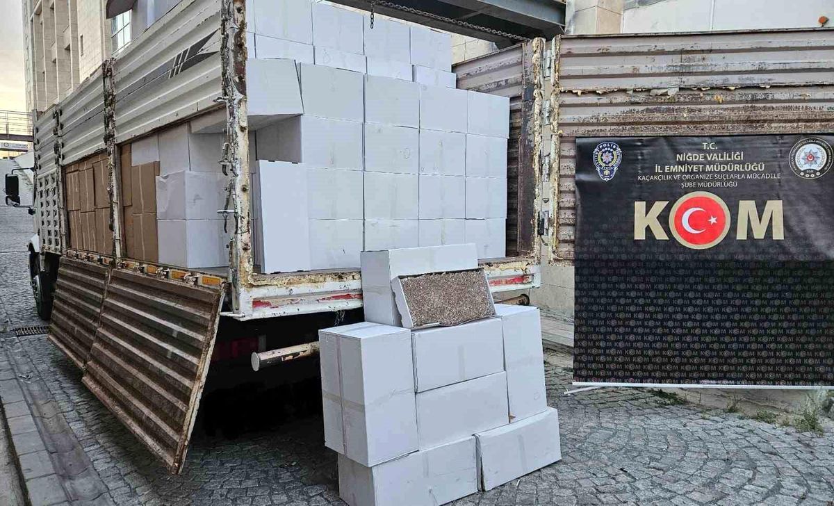 Niğde'de milyonlarca kaçak makaron ele geçirildi