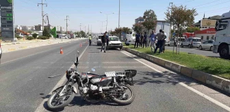 Adıyaman Küçük Sanayi Sitesi'nde Otomobil ile Motosiklet Çarpıştı: 1 Kişi Ağır Yaralandı