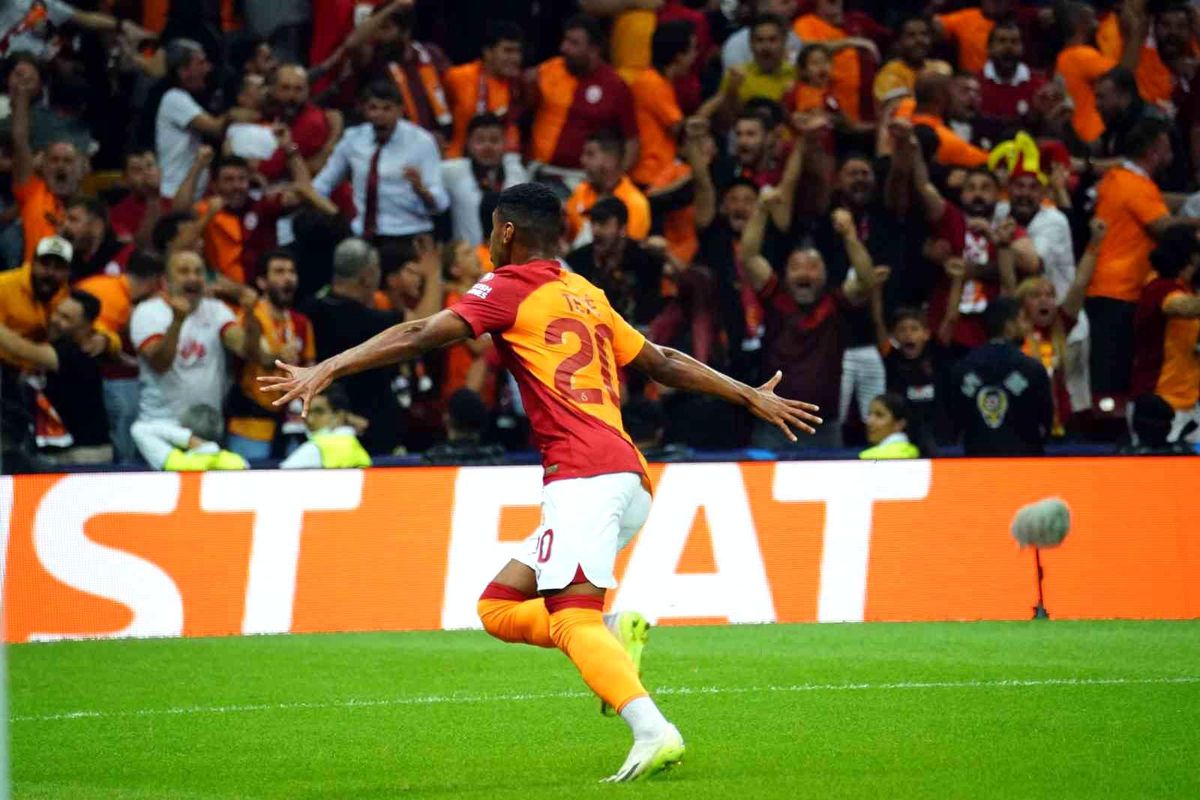 Galatasaraylı Tete, UEFA Şampiyonlar Ligi'nde haftanın ilk 11'ine seçildi
