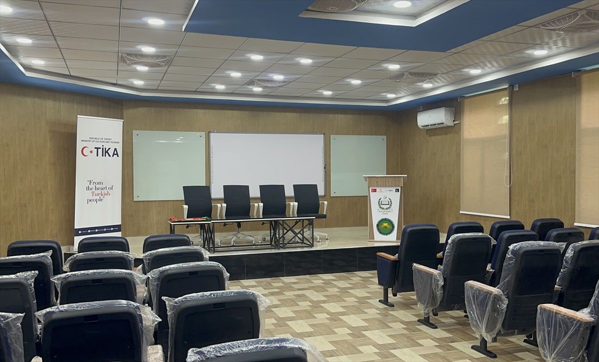 TİKA, İslamabad'daki Üniversitede Konferans Salonu Açtı
