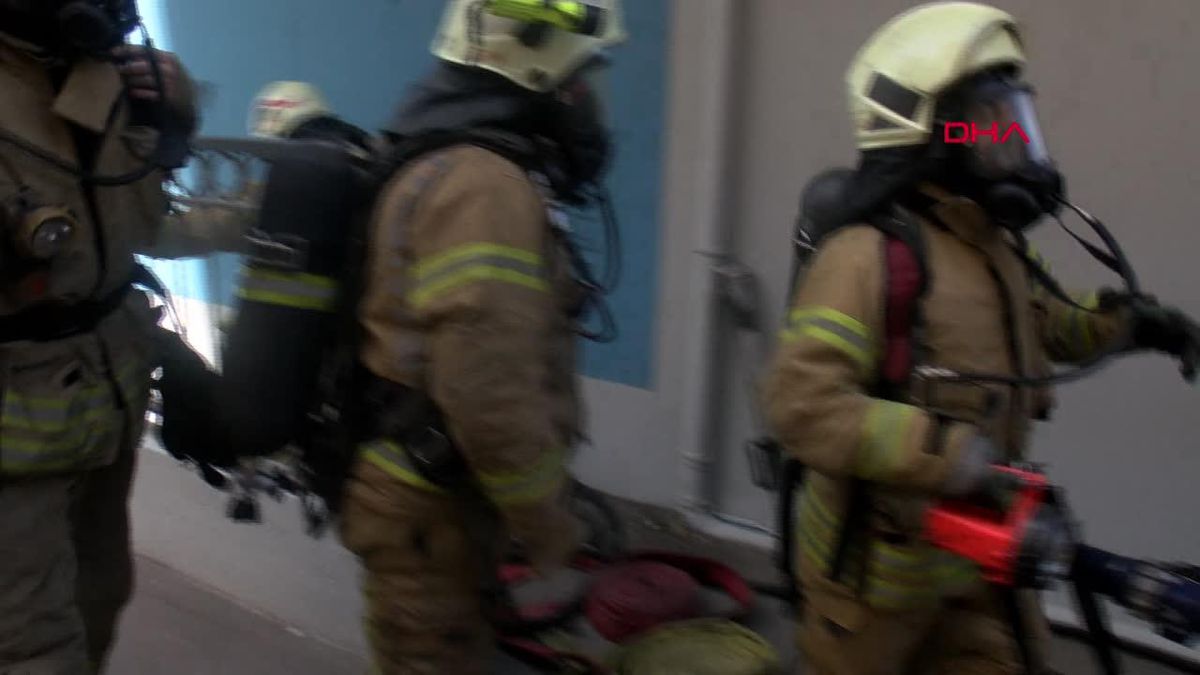 Üsküdar'da İş Yerinde Yangın Çıktı