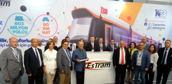 Eskişehir Büyükşehir Belediye Başkanı Yılmaz Büyükerşen, Rail Industry Show Fuarını ziyaret etti