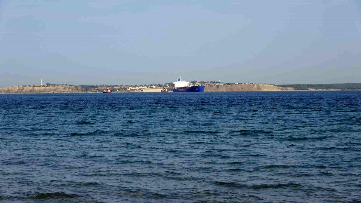 Çanakkale Boğazı'nda Makine Arızası Yapan Tanker