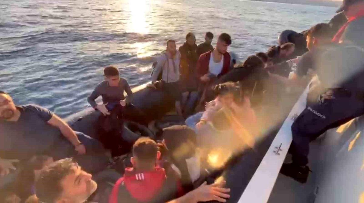 Kuşadası'nda 35 düzensiz göçmen yakalandı