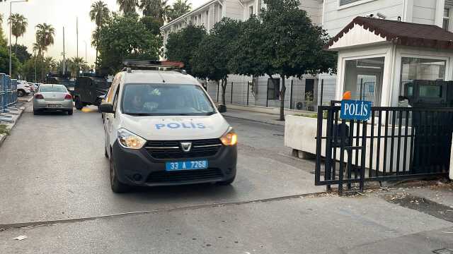 Mersin'de 'dublör' kullanarak dolandırıcılık yapan suç örgütüne baskın! Operasyonda 130 polis görev aldı