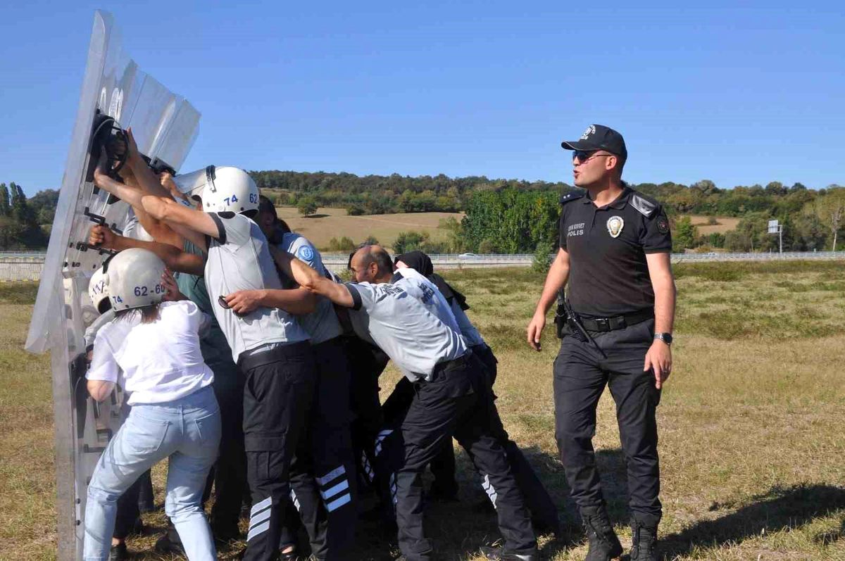 Bartın Üniversitesi'nde Özel Güvenlik Görevlilerine Toplumsal Olaylara Müdahale Eğitimi Verildi